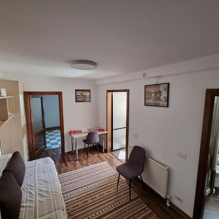 Yla Apartments Piatra Neamţ Exteriör bild