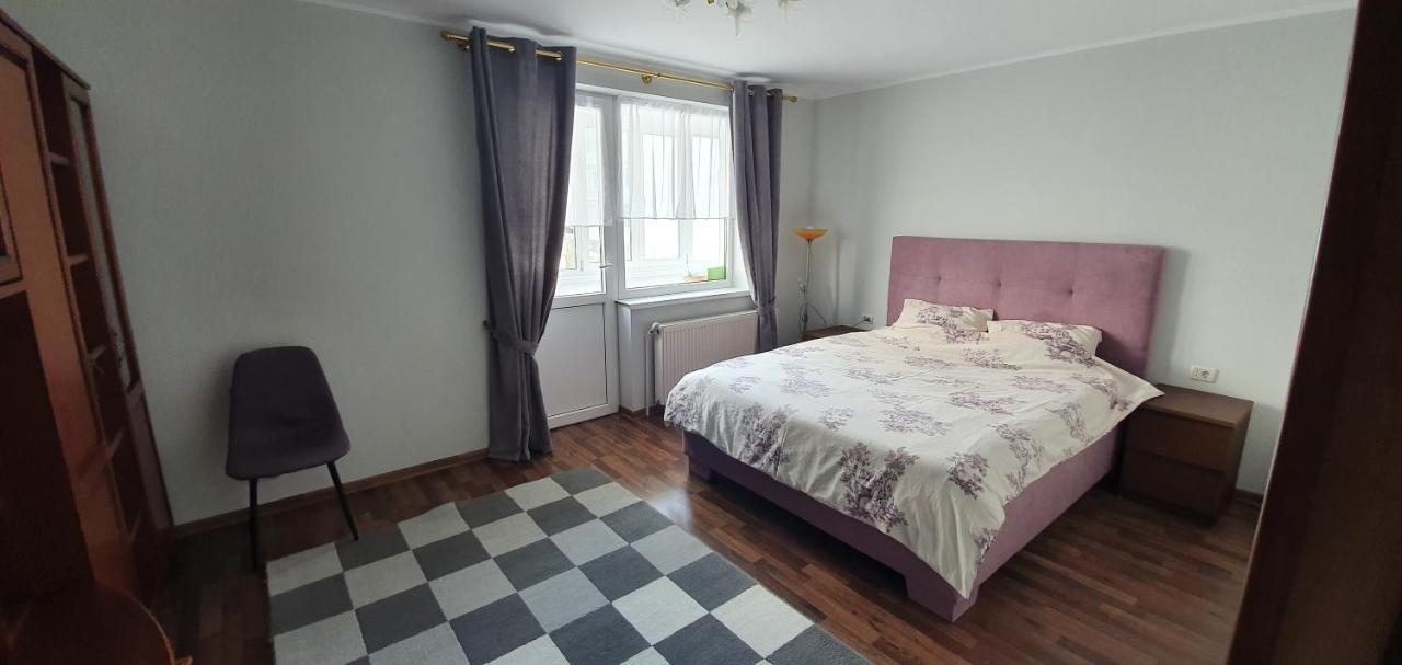Yla Apartments Piatra Neamţ Exteriör bild