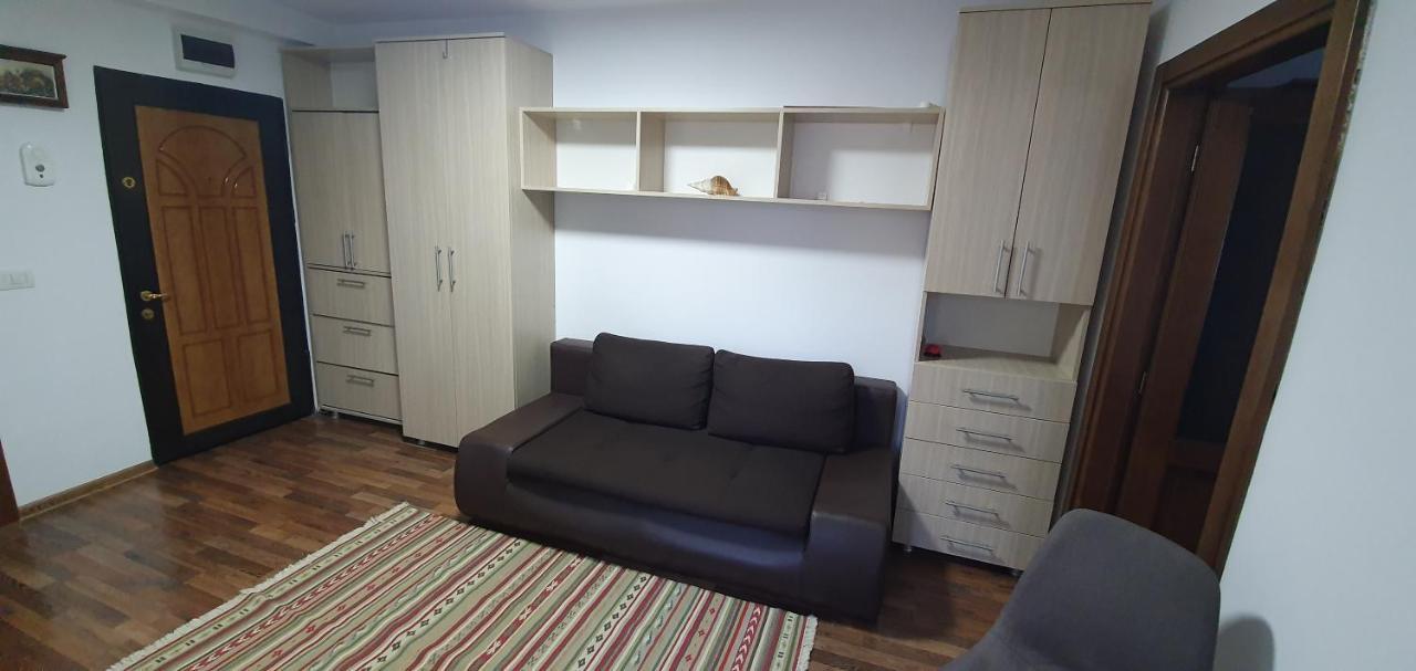 Yla Apartments Piatra Neamţ Exteriör bild