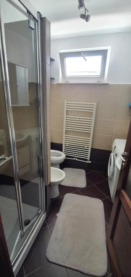 Yla Apartments Piatra Neamţ Exteriör bild