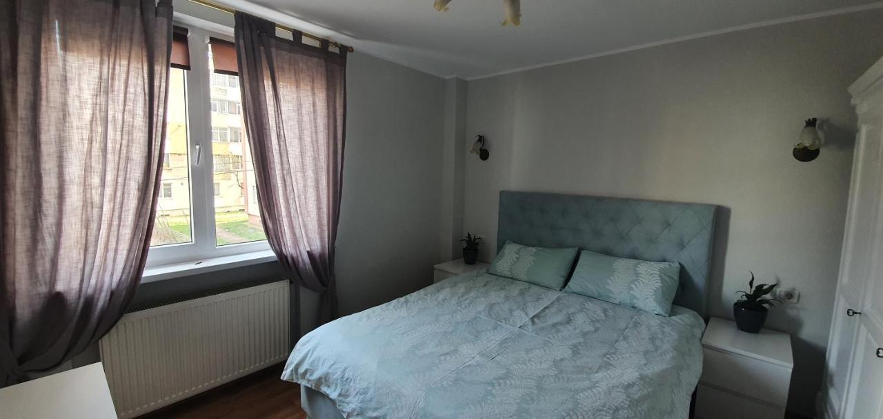 Yla Apartments Piatra Neamţ Exteriör bild