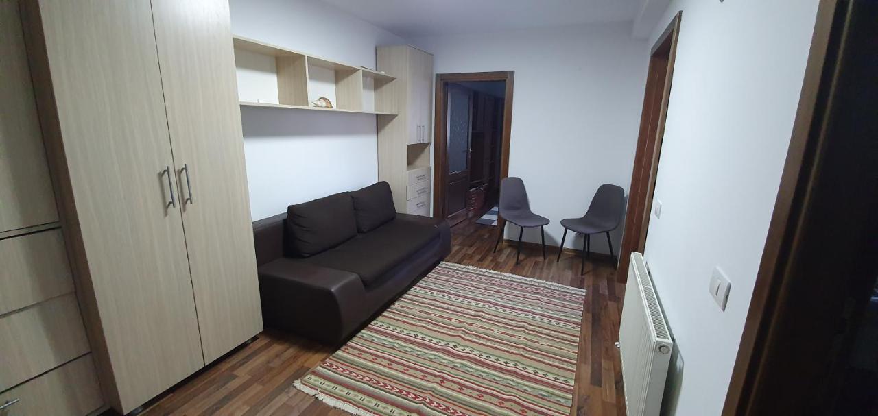 Yla Apartments Piatra Neamţ Exteriör bild