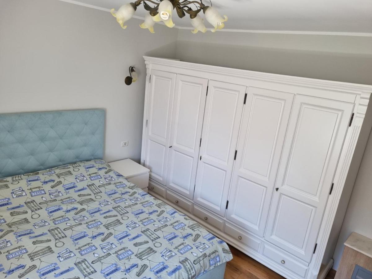 Yla Apartments Piatra Neamţ Exteriör bild