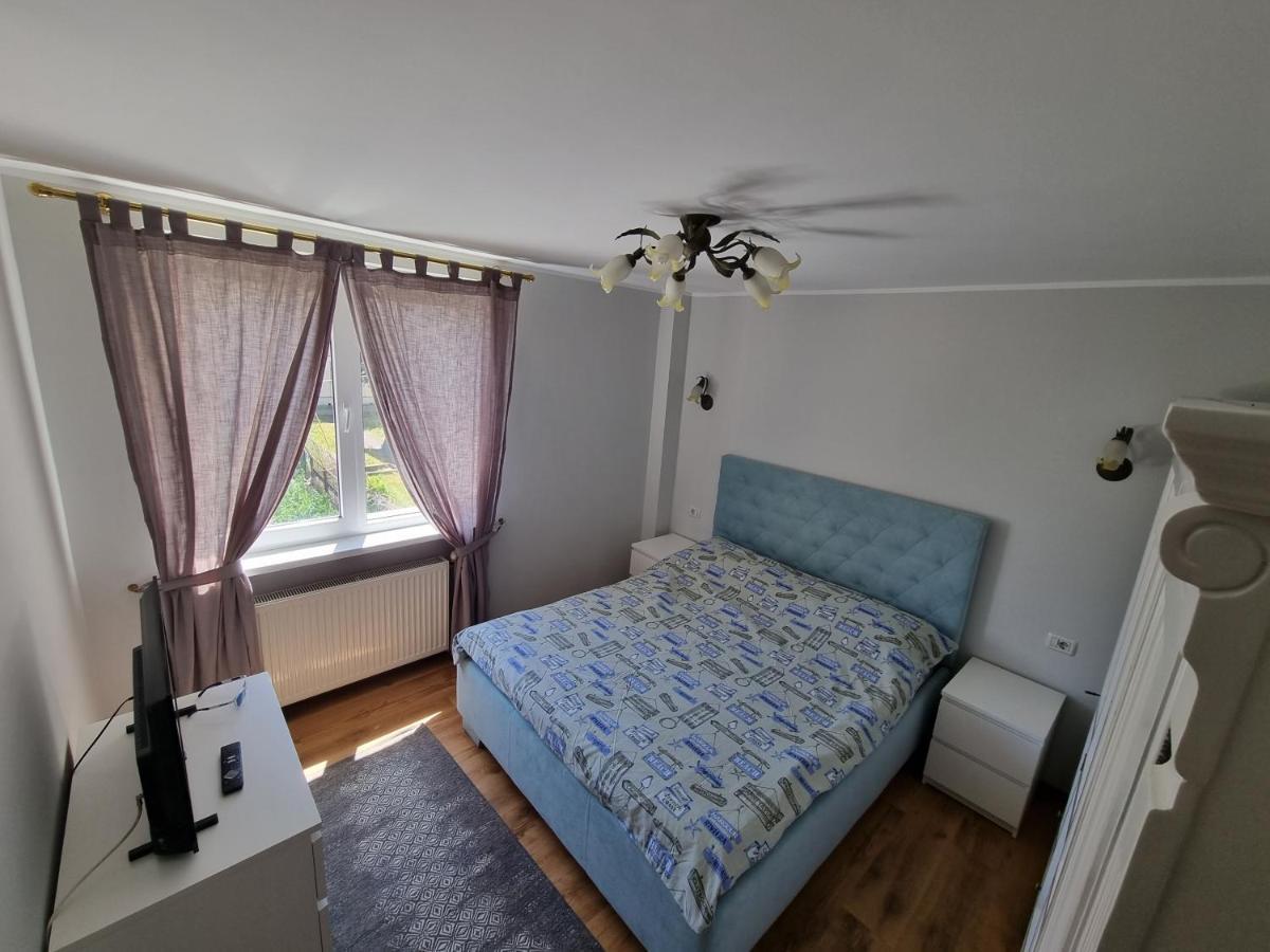 Yla Apartments Piatra Neamţ Exteriör bild