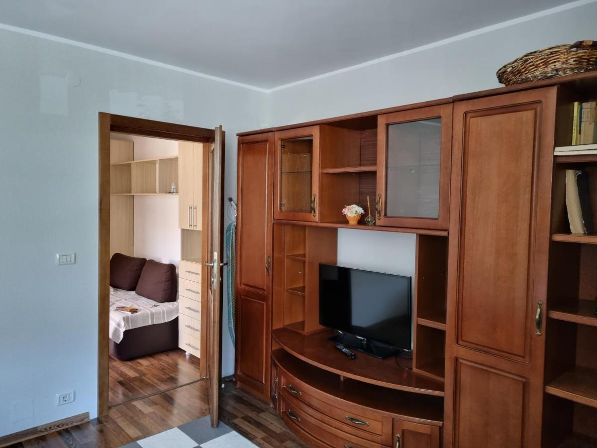 Yla Apartments Piatra Neamţ Exteriör bild