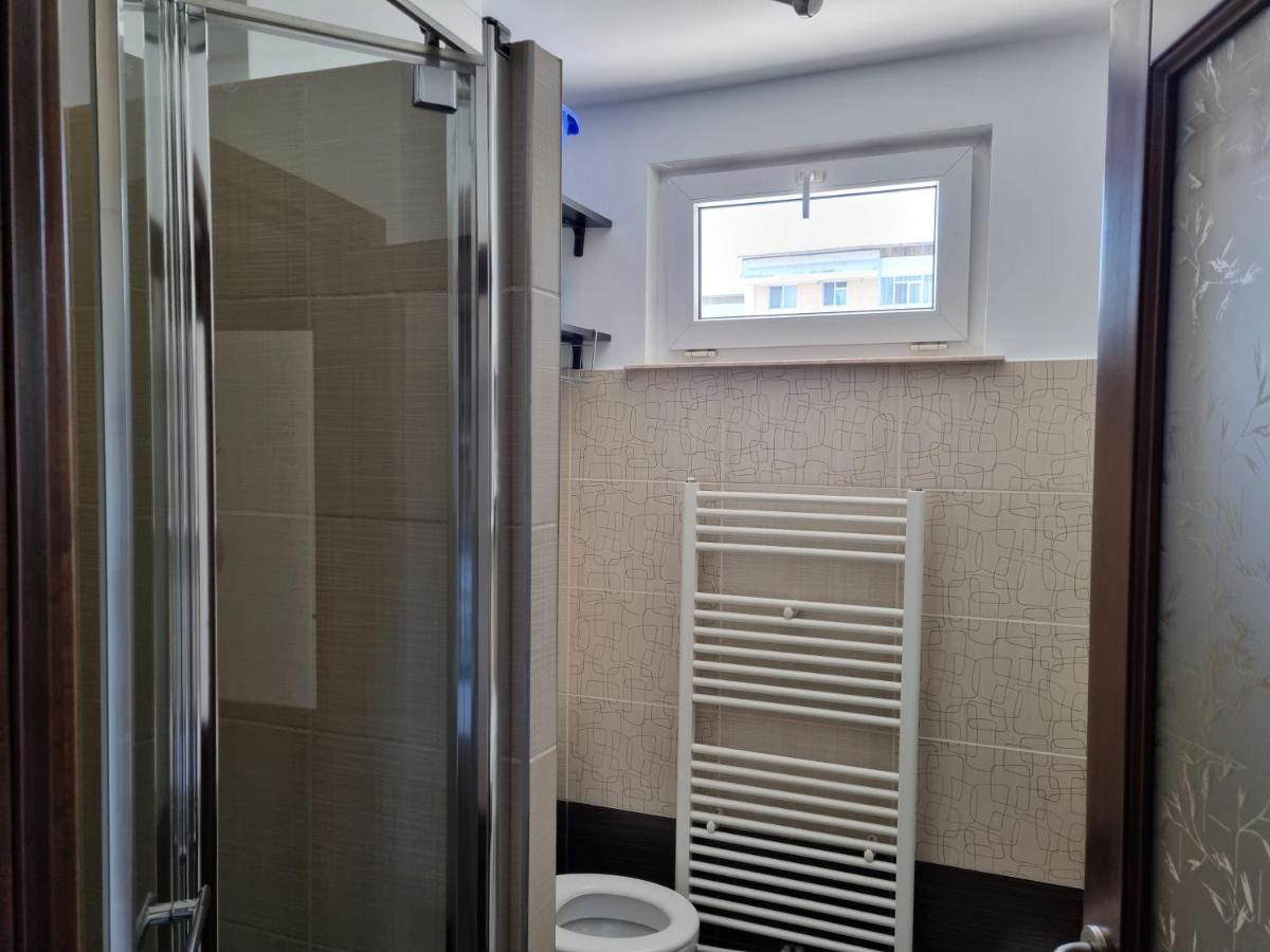 Yla Apartments Piatra Neamţ Exteriör bild